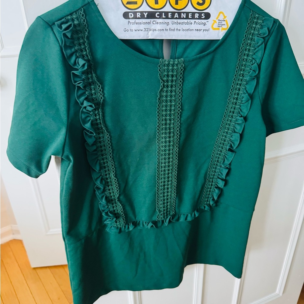 Ann Taylor Green Ruffled Top xs
